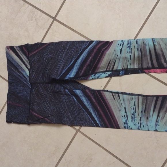 SOLD 🦄 Rare limited edition Electrobeam Speed Tight Lululemon - Picture 2 of 14